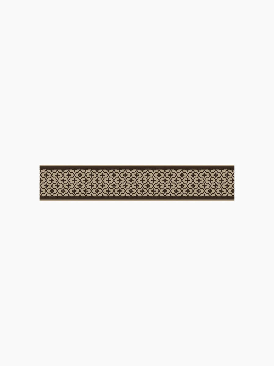  Make a bold statement with our Kalles Bård wallpaper border. 