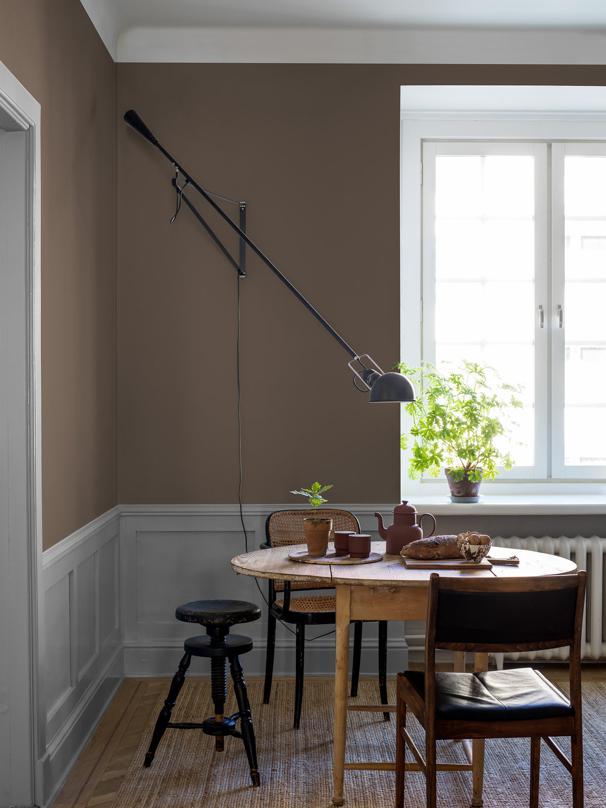 Chestnut Brown comes in a warm, muted Brown shade with a subtle Red undertone.