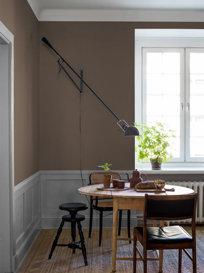 Chestnut Brown comes in a warm, muted Brown shade with a subtle Red undertone.