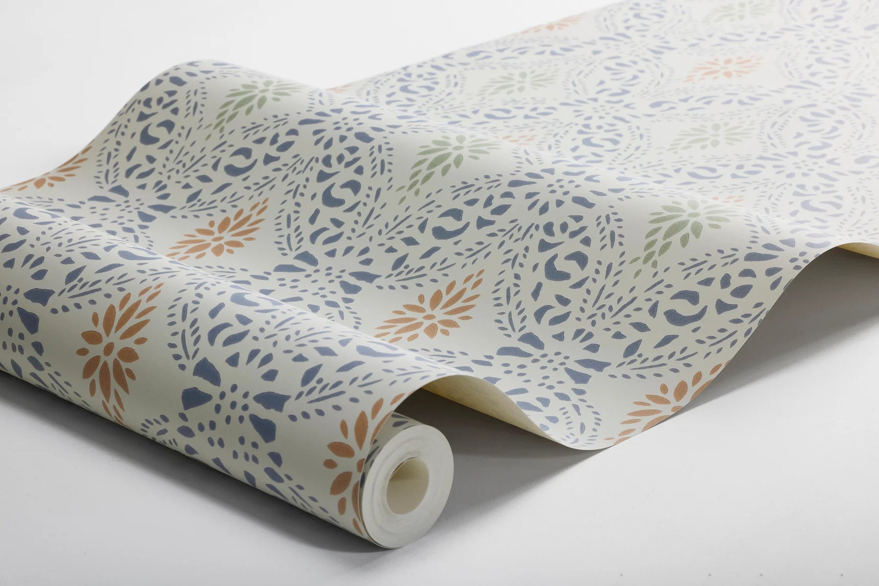Eye catching and timeless, our Kvarnholmen wallpaper draws inspiration from a stencil held in Kalmar County Museum’s collections.