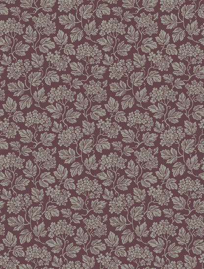 When spring is at its most beautiful, the hawthorn shrub bursts into bloom. And this enduring garden favorite has inspired the dense foliage design of our Hagtorn wallpaper.