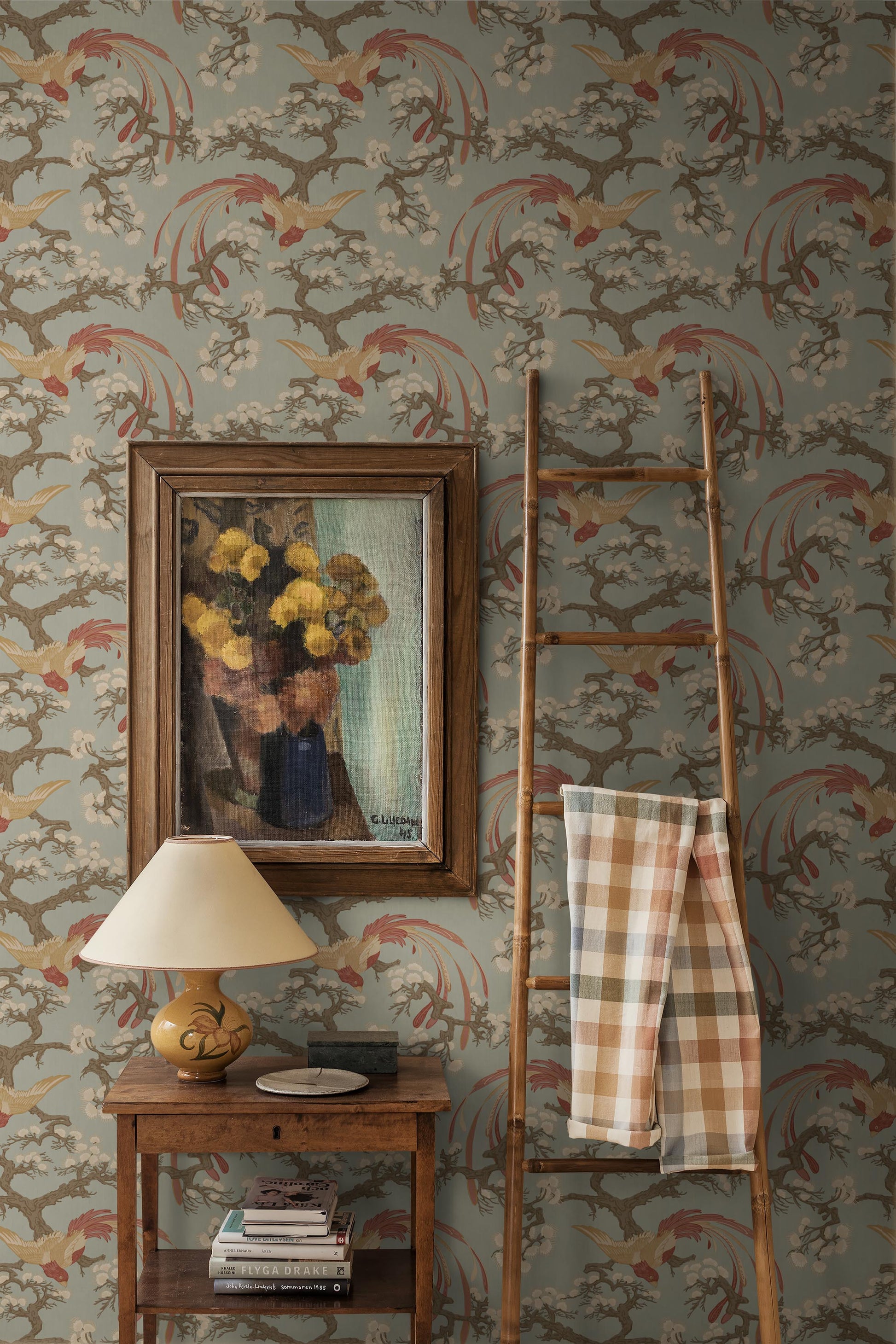 This version of our Fenix wallpaper comes in a fresh light green palette with terracotta, white and brown detailing.