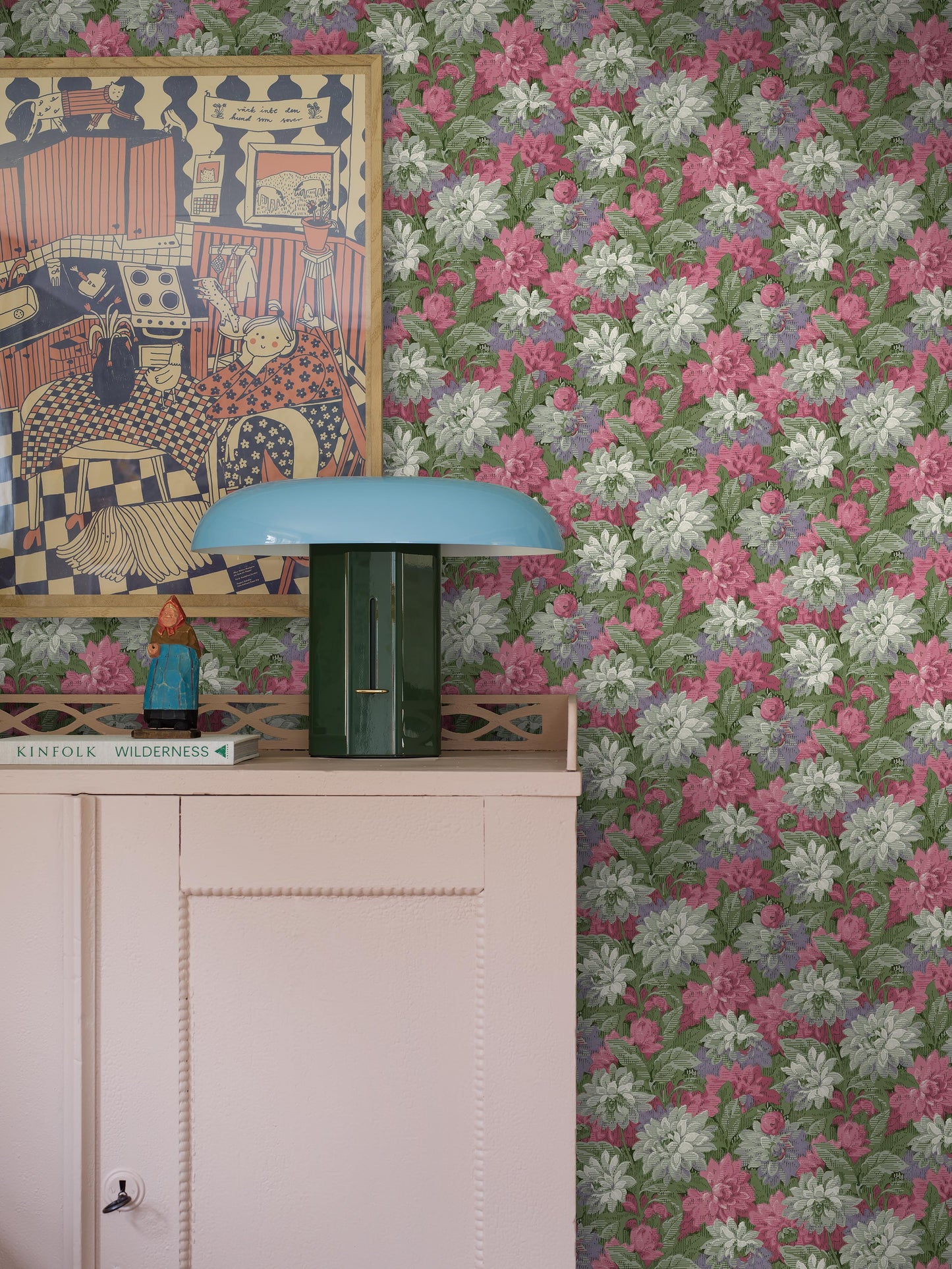 In its original colorway of green, vibrant pink, and soft purple, our Delilah wallpaper celebrates the beauty of blooming dahlias.