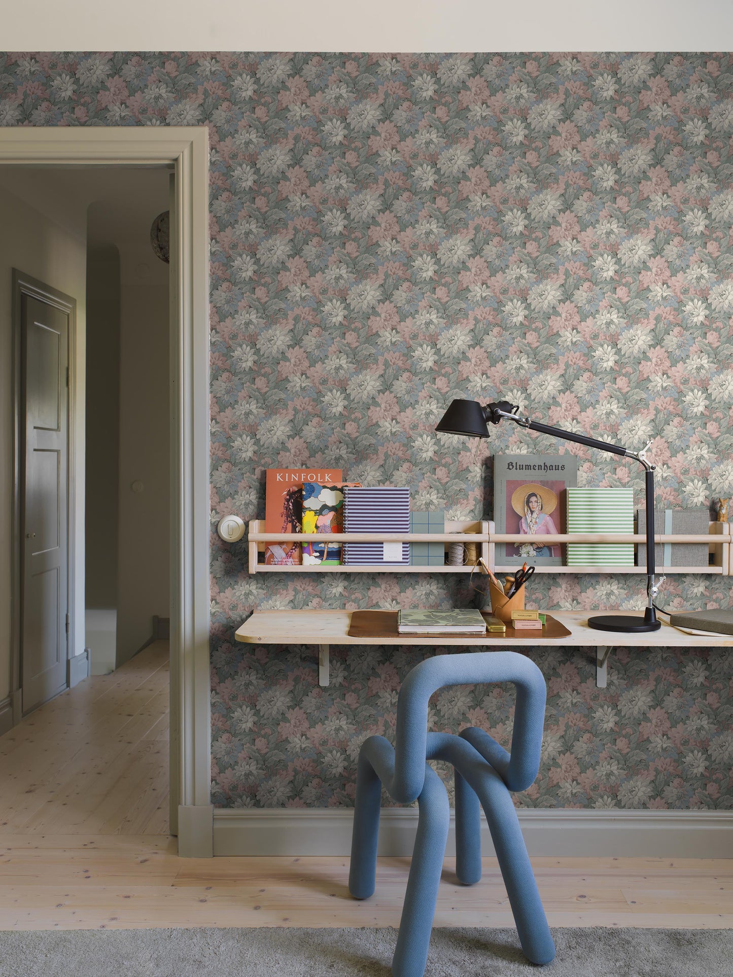 In serene pastel tones, our Delilah wallpaper offers a soft and dreamy interpretation of a beloved floral classic.