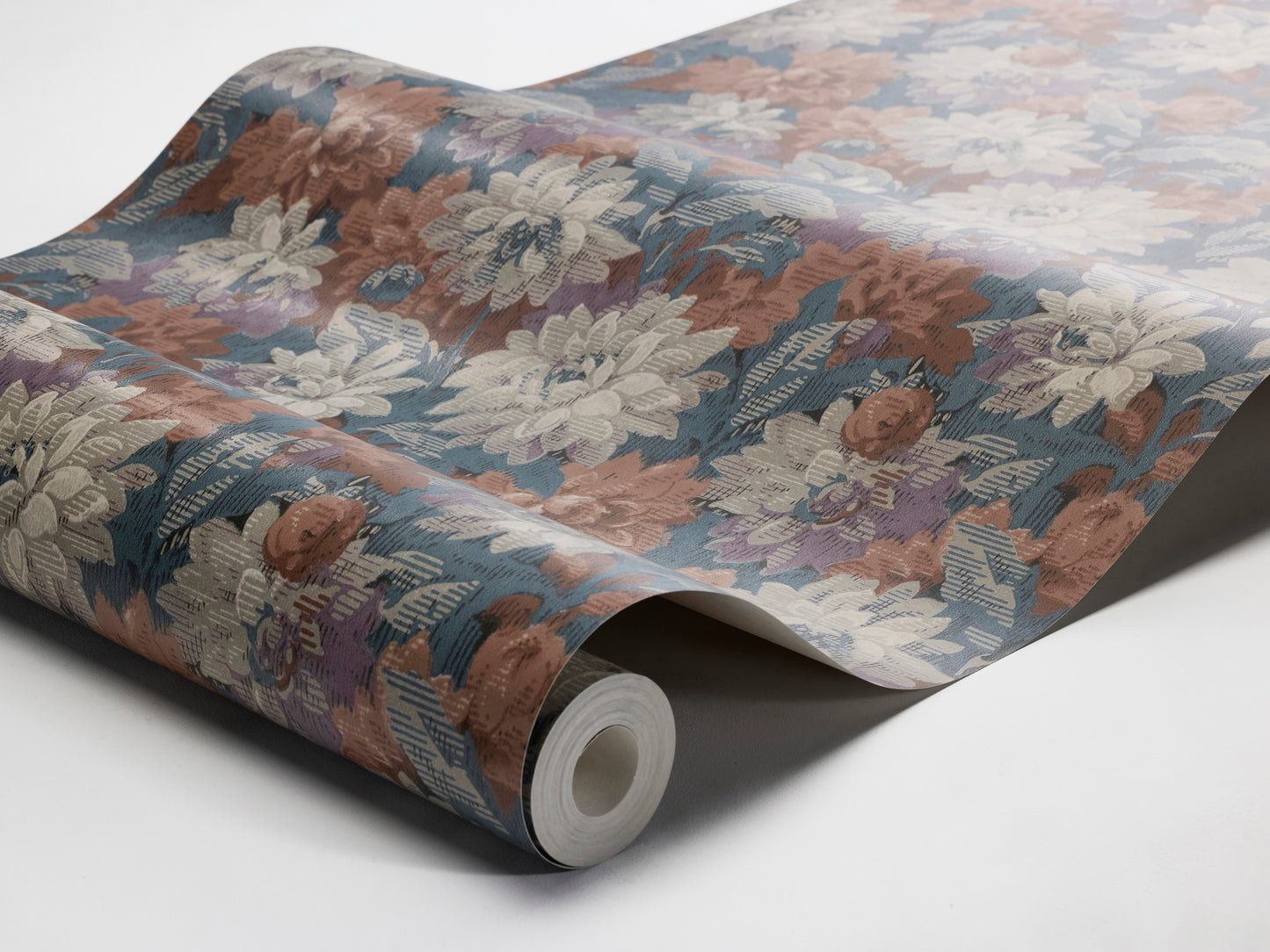 Colored in deep blue, brick red, and soft grey-purple tones, our Delilah wallpaper captures a dramatic and refined aesthetic. 
