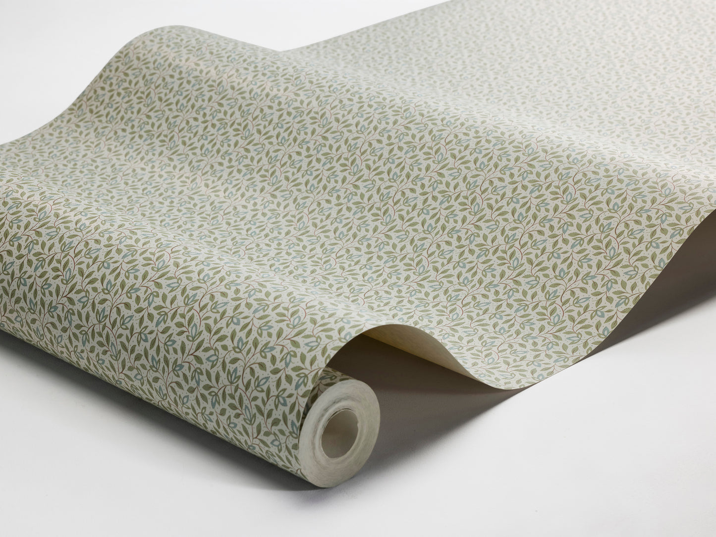 In refreshing light green tones, our Ida wallpaper captures the gentle beauty of new spring leaves. 