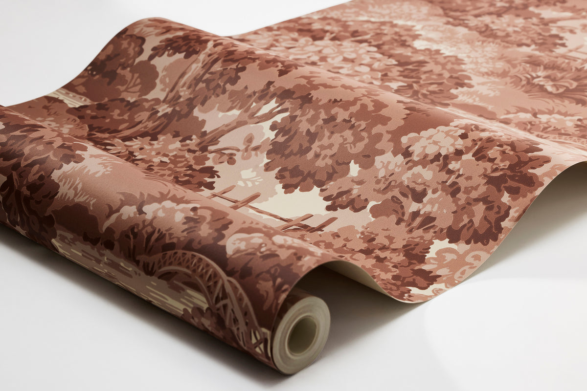  Across the Alnarp wallpaper stretches a lush, park-like landscape – a rich, vibrant pattern that gives the room a cosy and elegant atmosphere. 