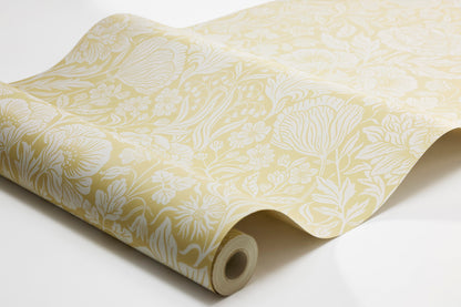  The large-floral wallpaper Hildasholm is inspired by the gardens surrounding Hildasholm manor house on the shores of Lake Siljan. 