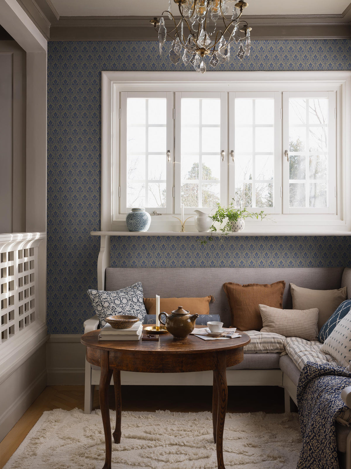 The Harald wallpaper’s pattern is classic and very typical of the late 19th century.
