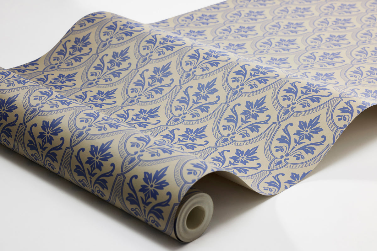 The Harald wallpaper’s pattern is classic and very typical of the late 19th century.