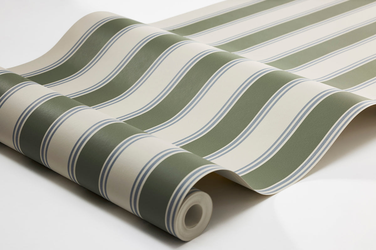 The Striped wallpaper Eleonora is a historic wallpaper from our archive, Classic elegant in its expression.