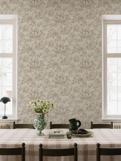 The light, large-floral Archive Flowers wallpaper is based on a hand-painted original from our historical archive. We have enlarged the motif to create a Contemporary, elegant wallpaper that truly makes a statement in the room.