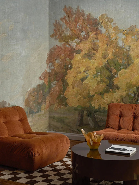 The mural wallpaper Hedgerow Landscape stretches across the wall like a gigantic oil painting. An open landscape with vast grasslands and towering trees – the print captures every brushstroke, giving this wallpaper a vibrant, artistic expression.