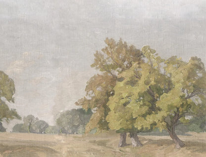 In the wallpaper Hedgerow Landscape’s open landscape, bushes and towering oaks emerge against a light grey-blue sky, as if on a large mural. 