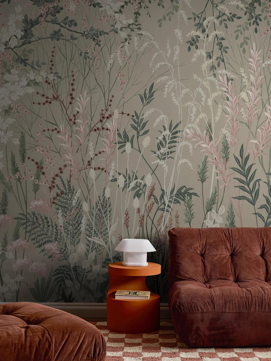 The large-scale mural wallpaper Hawthorn depicts a blooming meadow – or perhaps a wild garden.