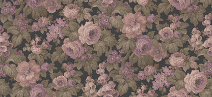  A textile-like effect in the pattern gives the wallpaper a soft, cozy expression. 