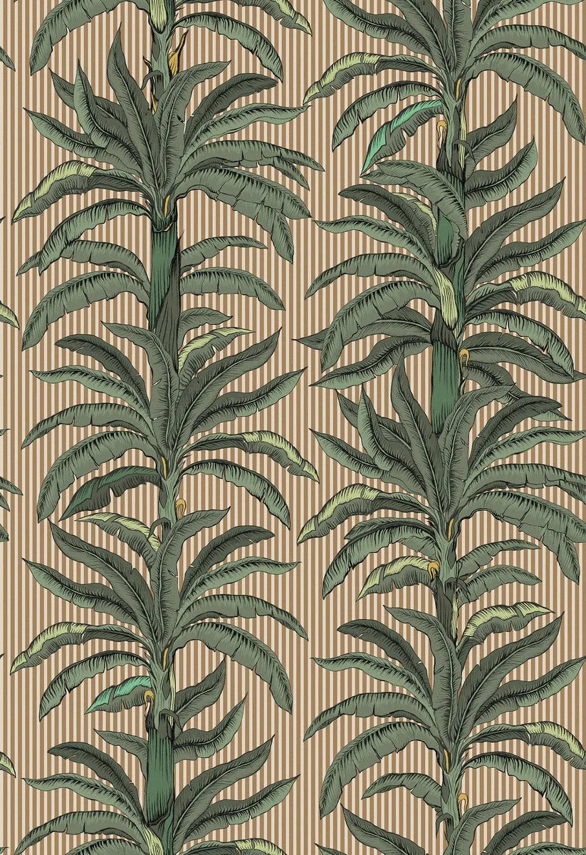 The grand Rayure Palmier wallpaper brings an elegant, tropical atmosphere to the room.