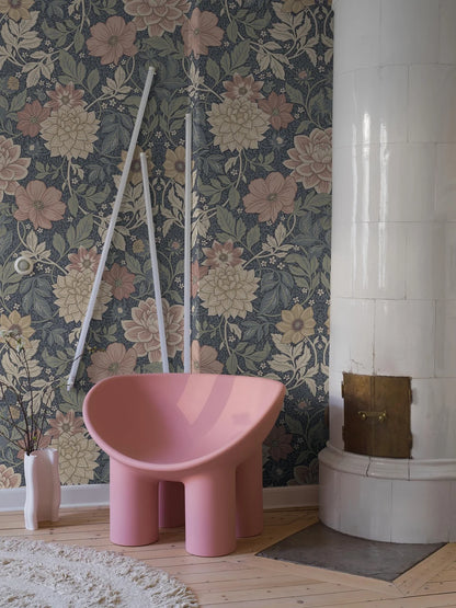 Dahlia Garden Grand is a truly large-scale floral wallpaper that sets the tone for any room! A hand-painted, Arts &Crafts-inspired pattern 