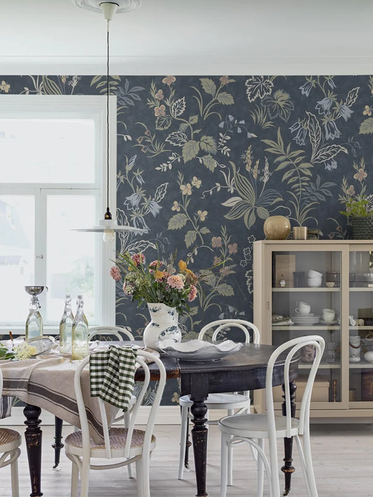 Folklore Grand is an enlarged reprint of the 1950s Folklore wallpaper. 