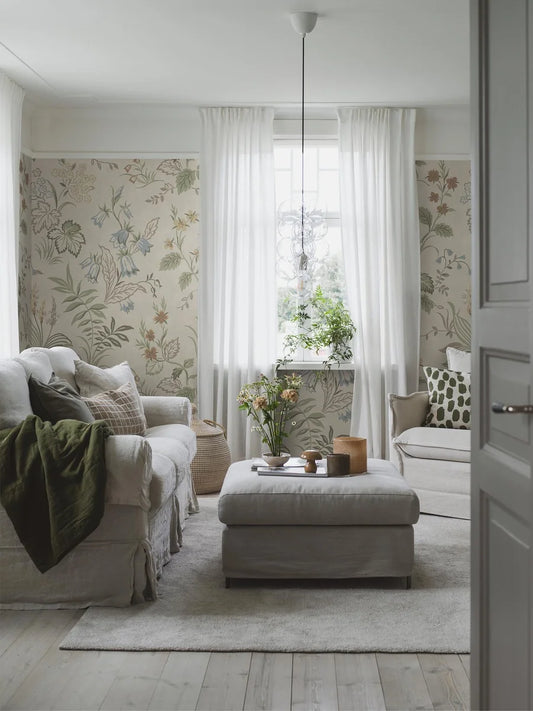 Folklore Grand is an enlarged digital print of the floral 1950s Folklore wallpaper.