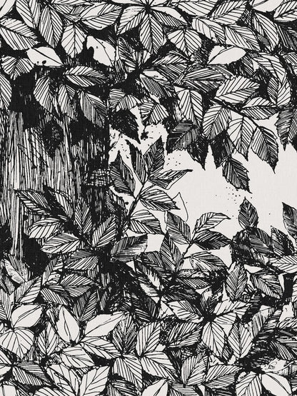 Here, the Hassel mural wallpaper comes in a black-and-white palette, just like Gråsten’s original design. The wallpaper is printed to measure for your wall.