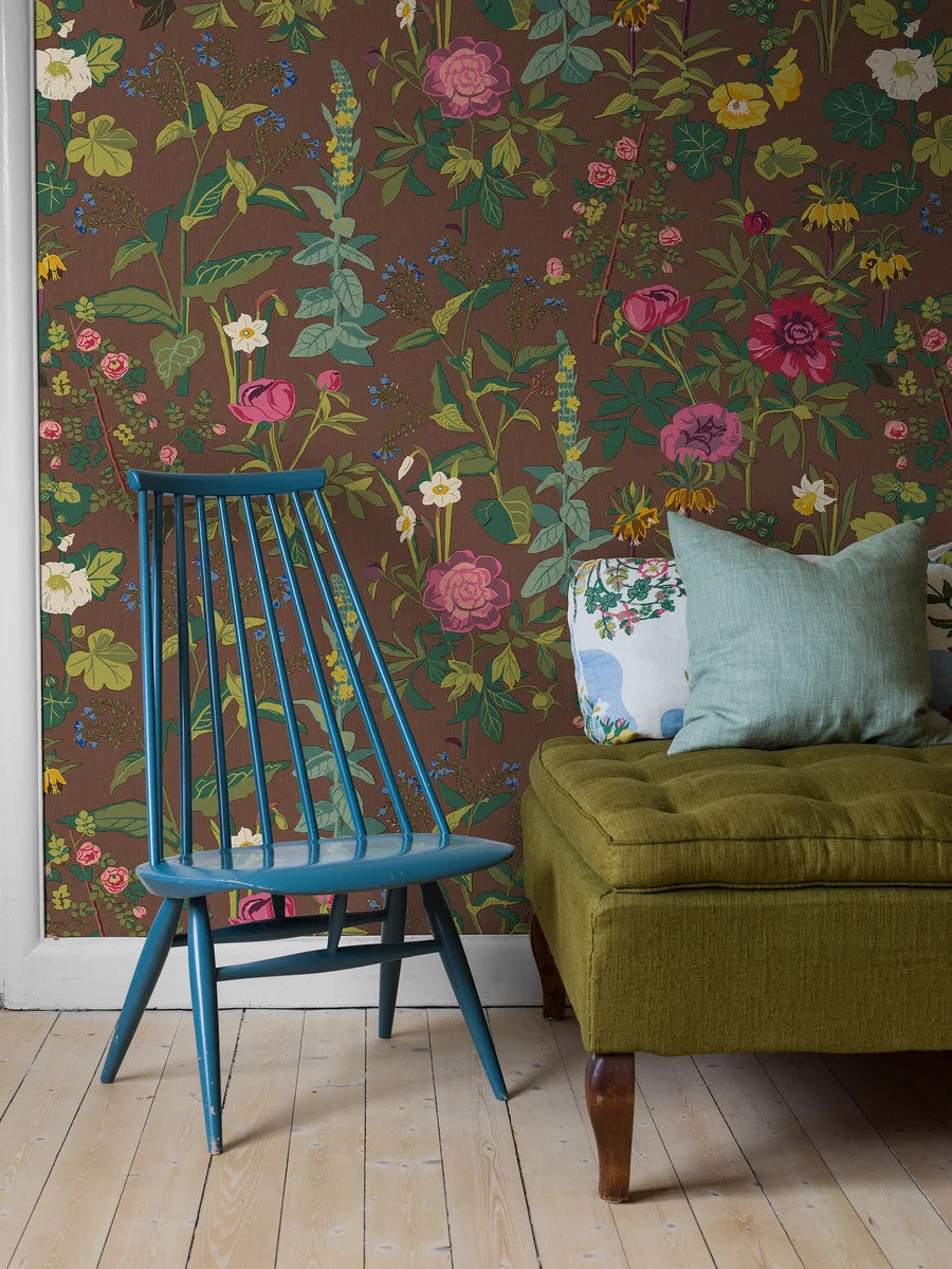 Gocken Jobs’ magnificent pattern Sommar was an instant success when it was launched as an upholstery fabric in 1964. Now you can enjoy the timeless design—with peonies, hollyhocks, crown imperials, mullein and other plants—as a large-flowered mural wallpaper.