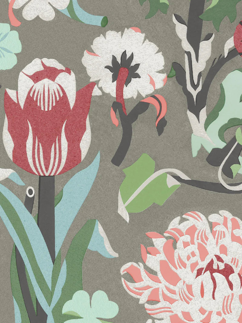 On the floral mural wallpaper Myrtle, roses, sweet peas and tulips jostle for space—but the leading role is played by beautiful myrtle, the symbol of happiness and love.