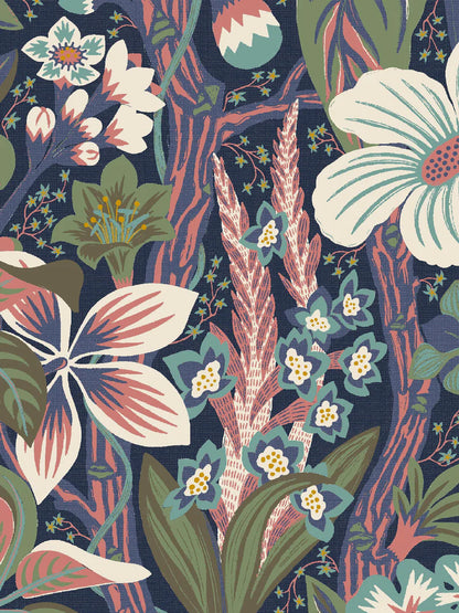 Friviva is a colorful, large-flowered mural wallpaper created by designer Hanna Werning.