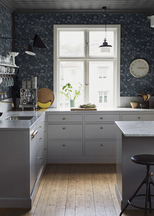 Pangsurr is a floral mural wallpaper with soft, organic fantasy shapes created by Hanna Werning. Like a zoomed-in glimpse of soft moss, accompanied by the buzz of insects. 