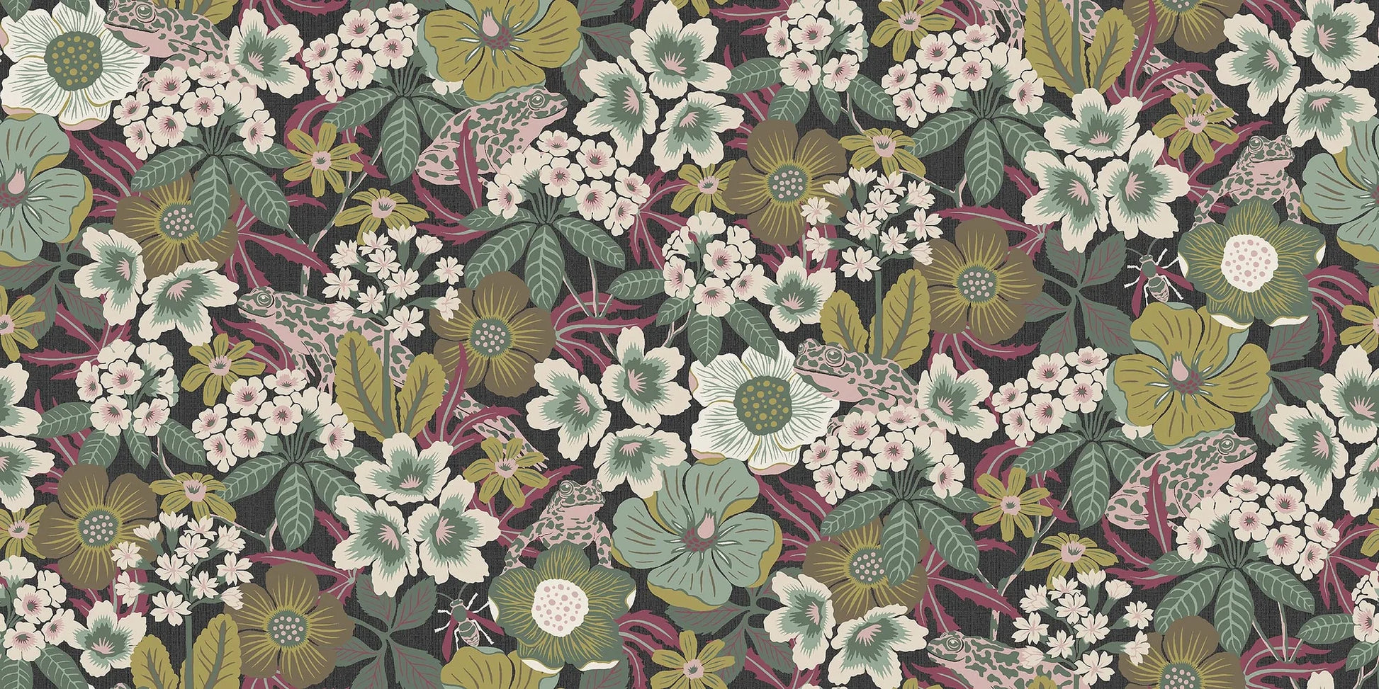 In the lush pattern of the floral mural wallpaper Kvackstepp, you’ll find blooming primroses and rhododendrons, among other things.