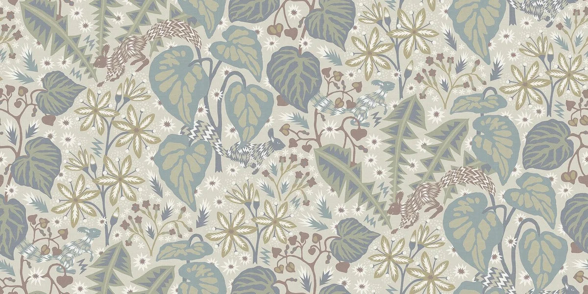 In the large-scale botanical pattern of the mural wallpaper Zingkorre, squirrels dart back and forth among flowers and leaves.
