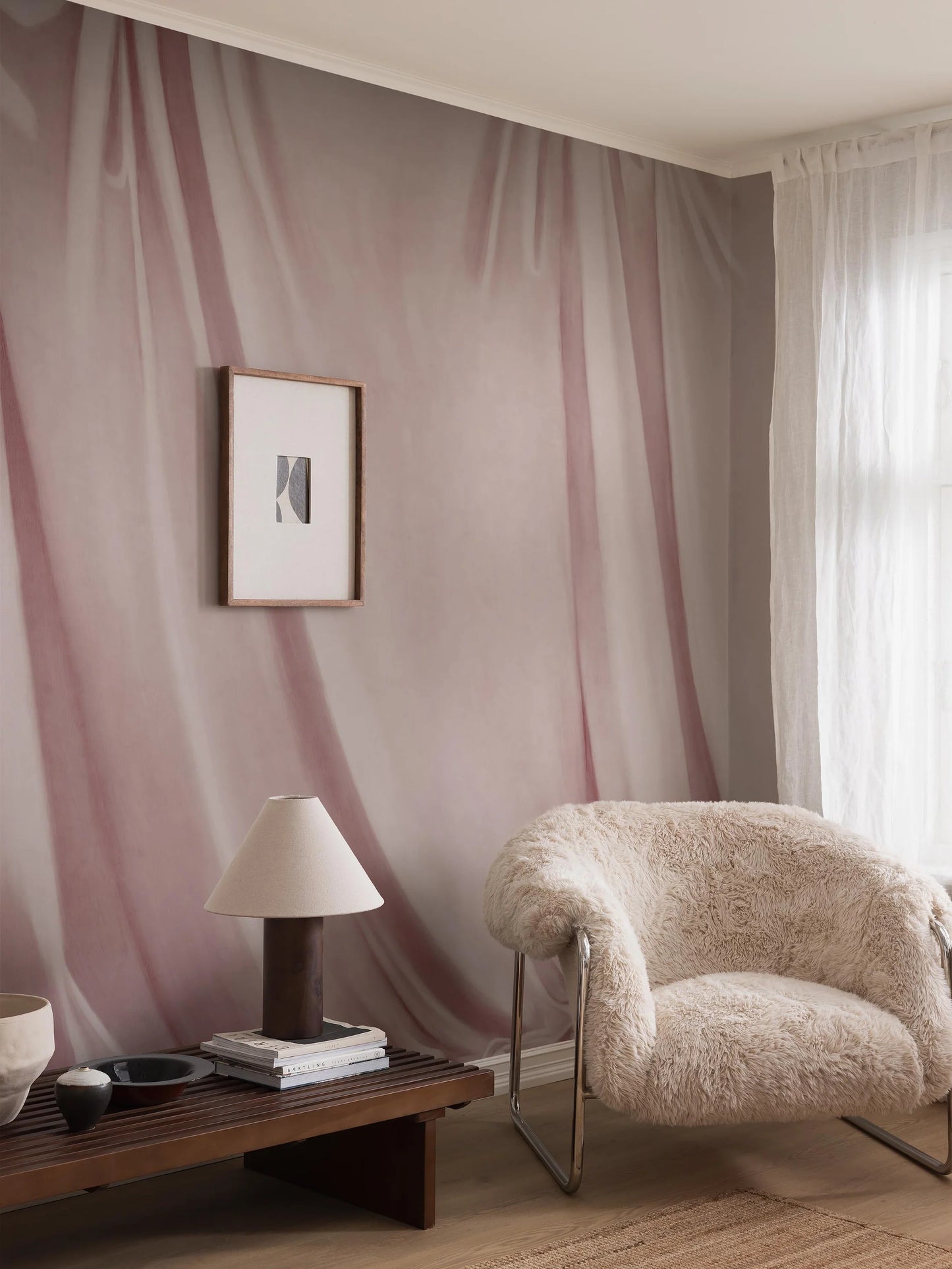 The light mural wallpaper Drape features a hand-painted motif of softly draped fabric, with a lifelike canvas texture and an artistic feel in the brushstrokes.