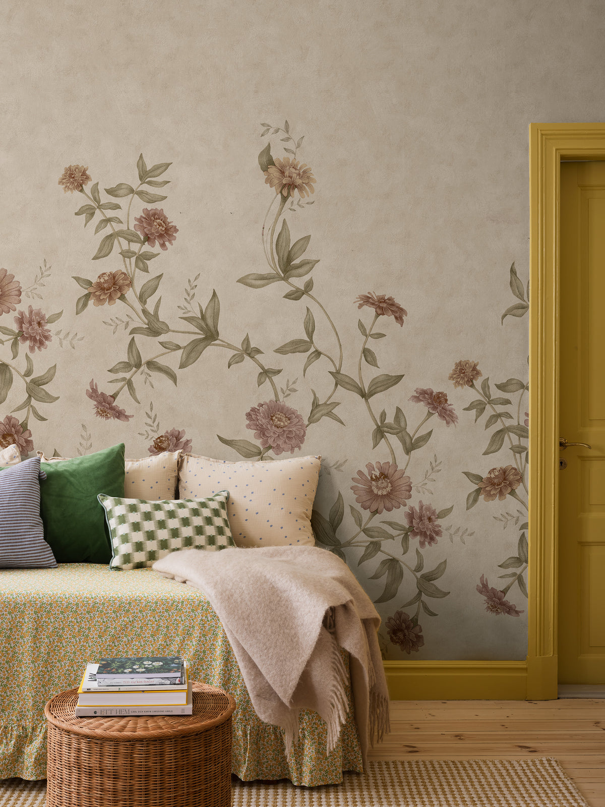 Zinnia Grand Climbing is a Romantic floral wallpaper where different varieties of zinnias softly climb up the wall.