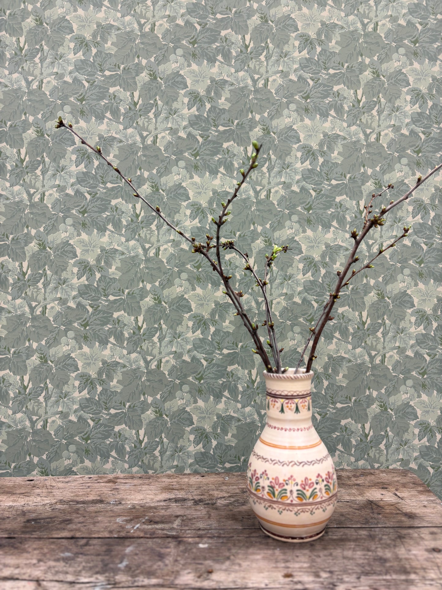 Bladverk is a rich and expressive wallpaper design inspired by the lush foliage and blossoms of the chestnut tree. 