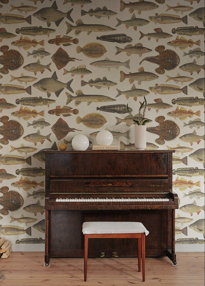 The illustrations for this fish wallpaper mural come from the work “Skandinaviska fiskar” (Scandinavian Fish) by Wilhelm von Wright, a Finnish illustrator active in the mid-19th century