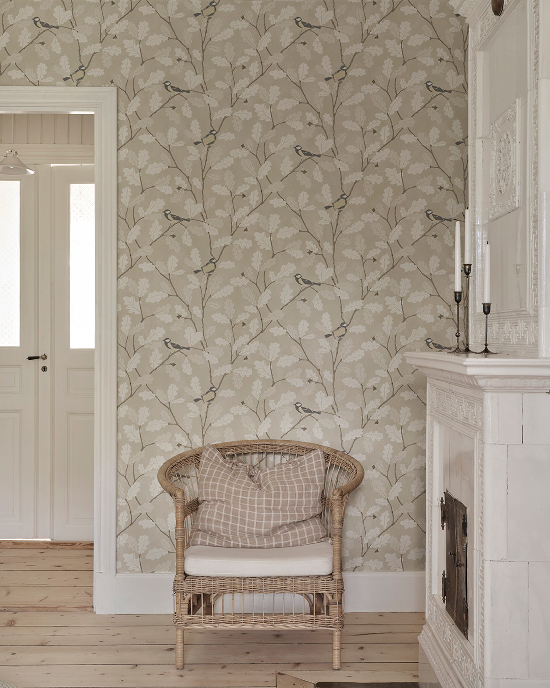 Charming Beige Oak Wallpaper
Waldemar has been resting in the archives for a few years after being a true favorite in our collection.