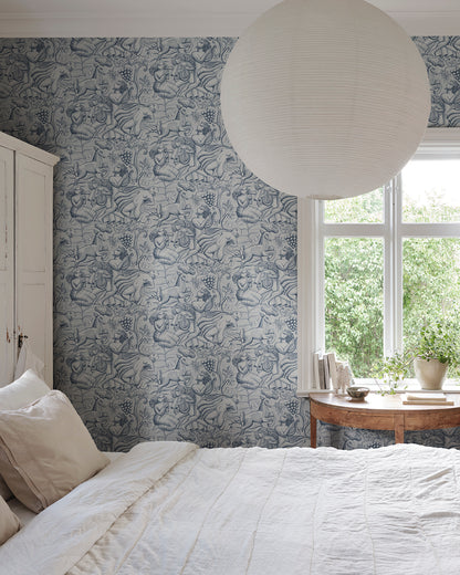 Carl Milles and Anna Petrus's imprint on design history was the source of inspiration for this elegant wallpaper mural. In a soothing light blue, it adds a touch of classical beauty to any room.
