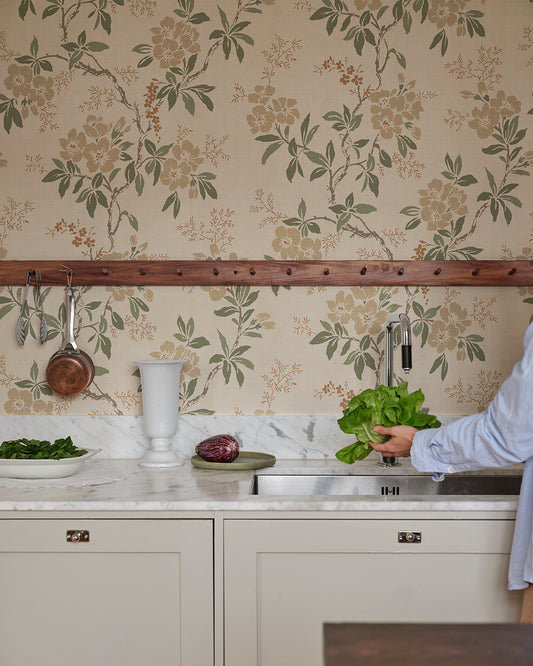 Elegant Beige Floral Wallpaper - Vera
This beautiful floral vine pattern from a 1920s original has been a favorite wallpaper for many years. In a soft beige tone with green and brown accents, it creates a becoming Asian style with a retro feel.
