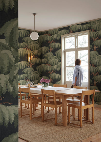 With its magnificent crown, the Alba wallpaper mural in dark blue embraces Southern European valleys and mountain slopes with its plumes.