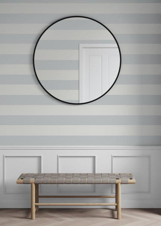 Let this striped wallpaper and its grey-blue nuance set its airy mark on your room.