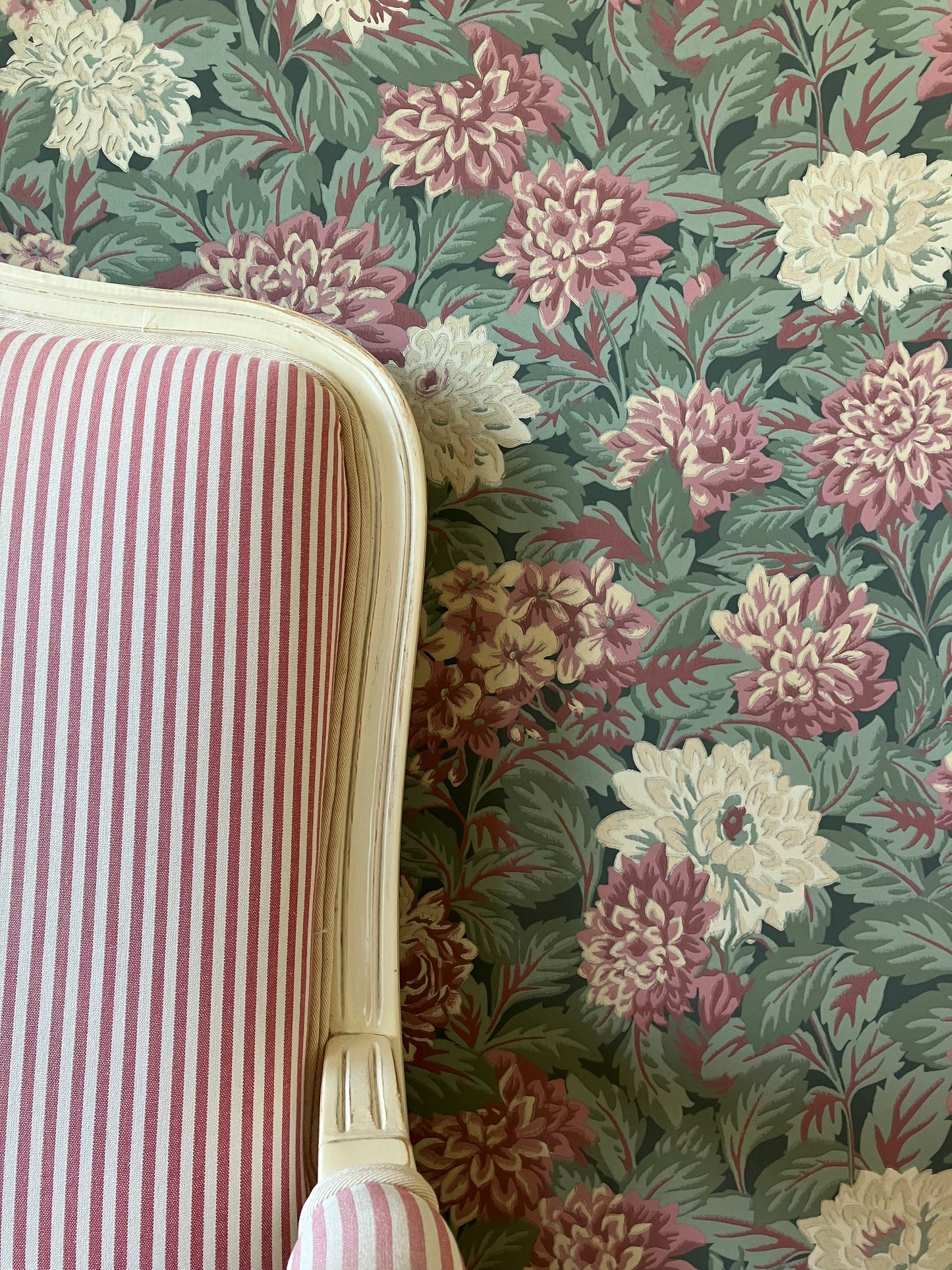 Dahlia is a beautiful historical wallpaper pattern originally created for the wallpaper factory in Arvika, Sweden, in the early 1900s