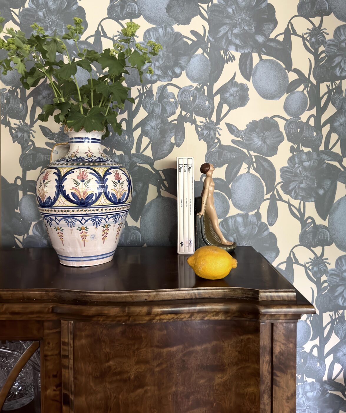 Studio Lisa Bengtsson style with a small insect hidden among the lush plants. Now the pattern is also available as wallpaper in wonderfully magical blue and a green tone.