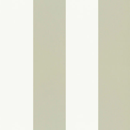  Striped wallpaper is easy to fall for and hard to get tired of. 