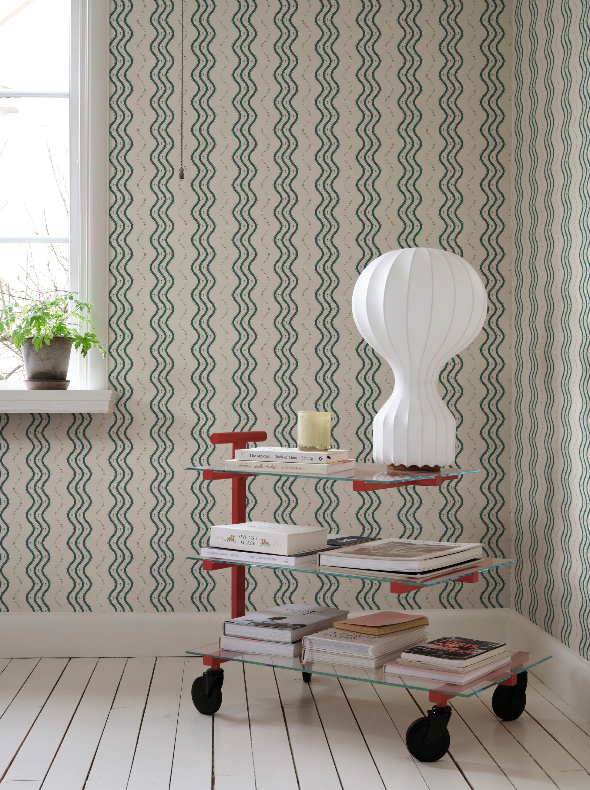 In collaboration with designer Johanna Bradford, we have developed this bold striped wallpaper design that is both unique, has a slightly humorous tone, and looks very stylish on the wall.