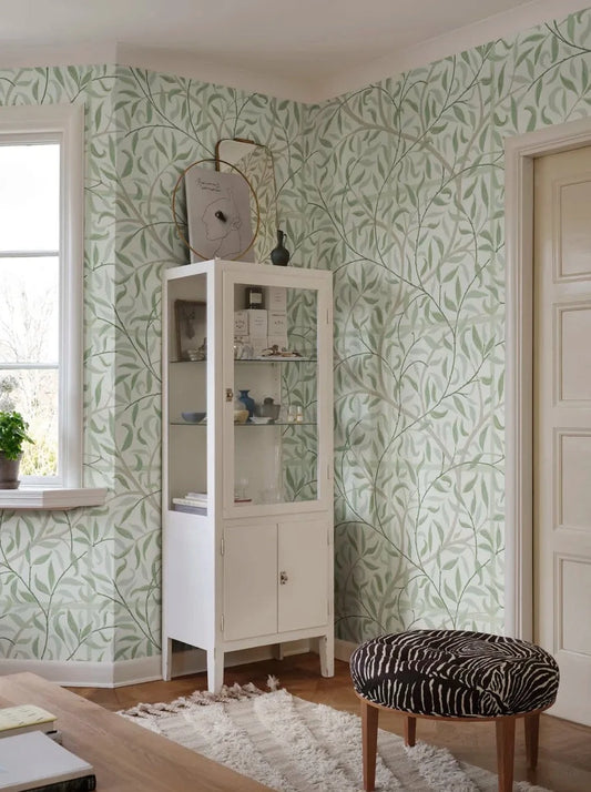 Emmie is an enlarged version of our popular wallpaper pattern Diana found in our archives. It's a lovely wallpaper with trellis that embraces the room and makes it lush year-round.