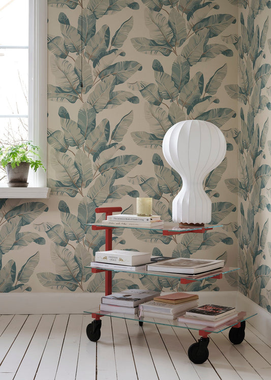 Majestic and grand with graceful elegance describe our wallpaper, Tom—an exotic pattern with a modern and international character.