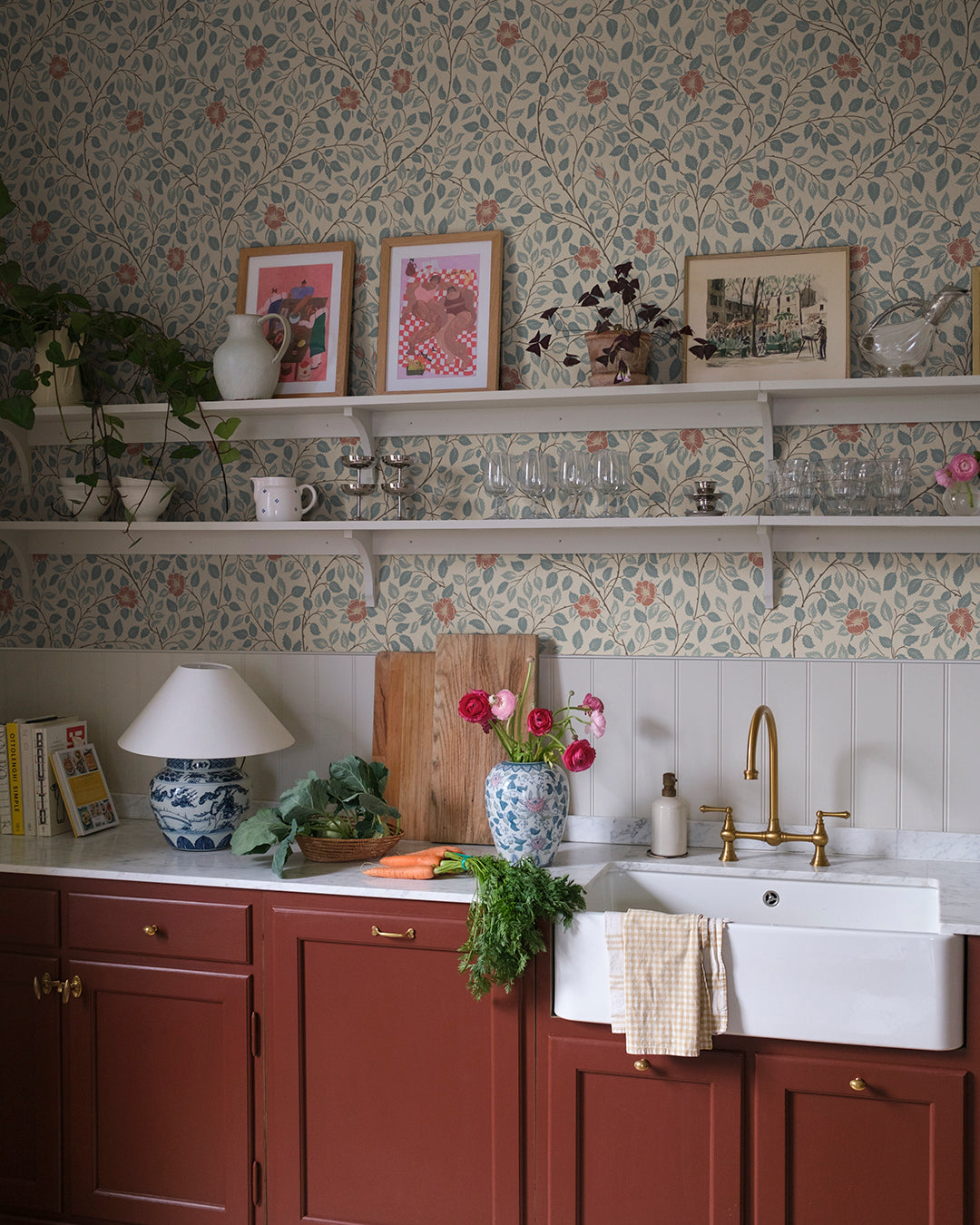 The Castle Rose wallpaper pattern is named after our Swedish royal family's summer residence, Solliden on Öland.