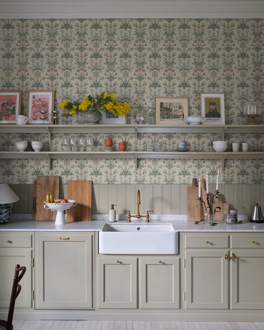 This rare medallion wallpaper includes Bluebell, Wood Anemone, Cowslip, and Sun Rose.