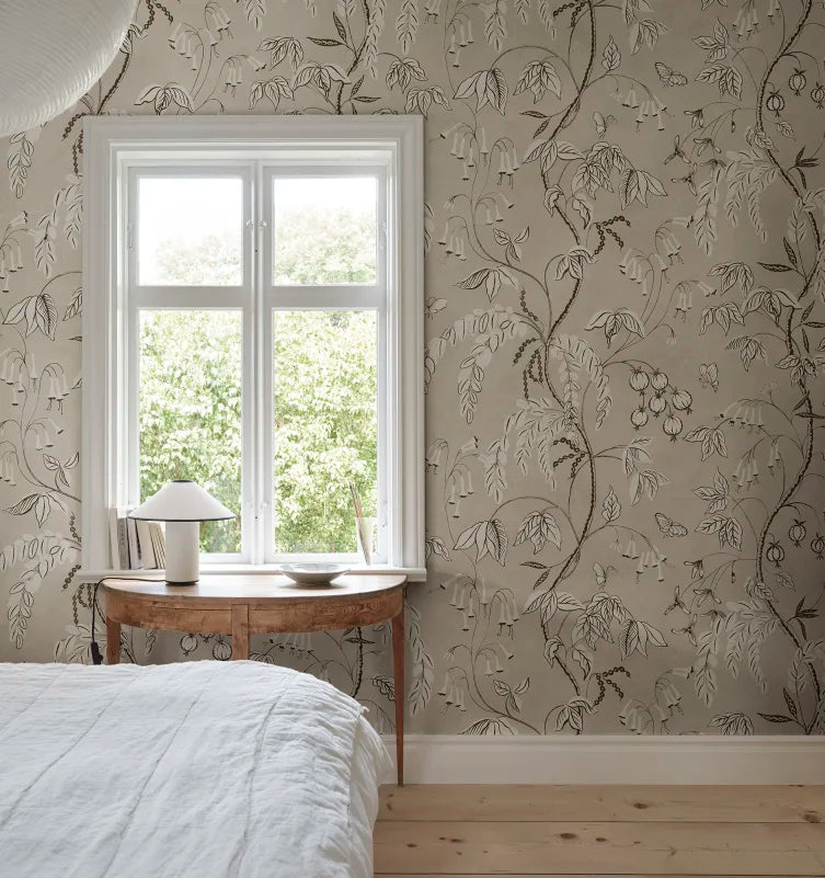 Ottilia Sand wallpaper brings a garden of elegance into your home with its intricate,
