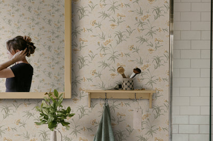 Decorative small clusters of carnations soothe the eternal longing for summer in our wallpaper favorite Emilie.